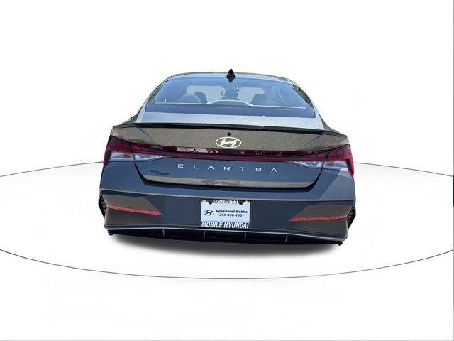 New 2026 Amazon Gray Hyundai SEL Sport Premium image 4