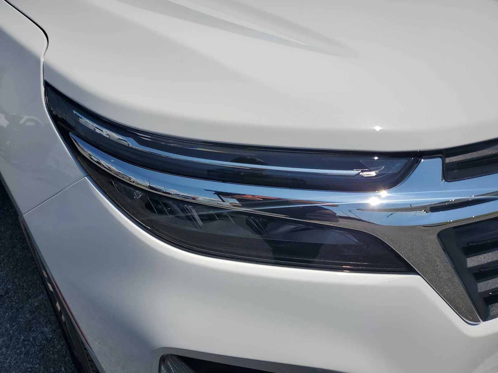 Used 2024 Summit White Chevrolet LT image 10
