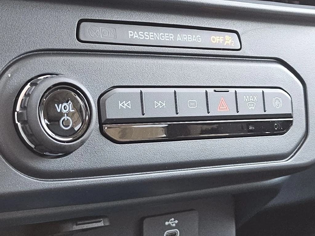 New 2026 Azure Gray Metallic Tri-Coat Ford XLT image 29
