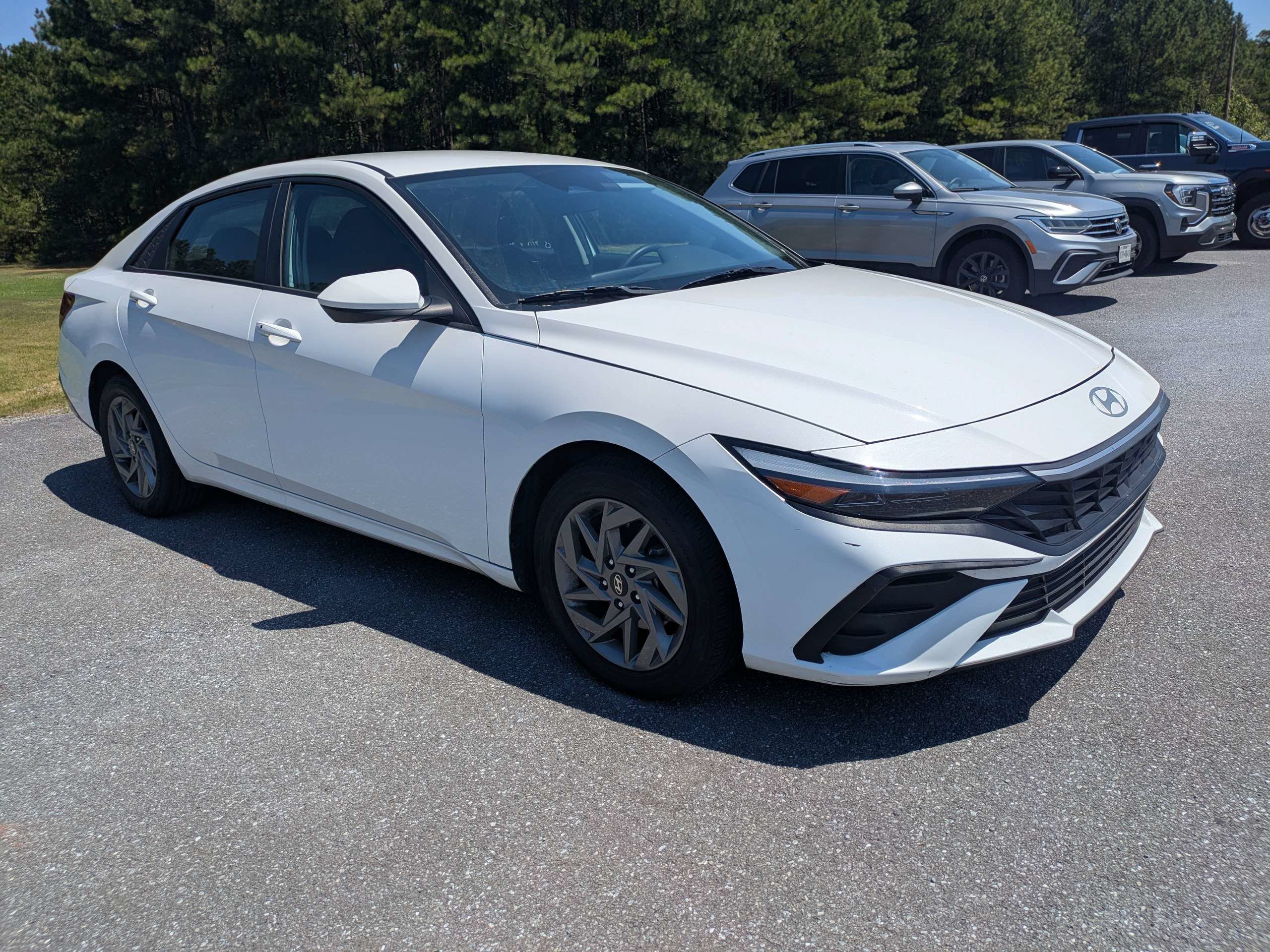 Used 2024 Serenity White Hyundai SEL image 1