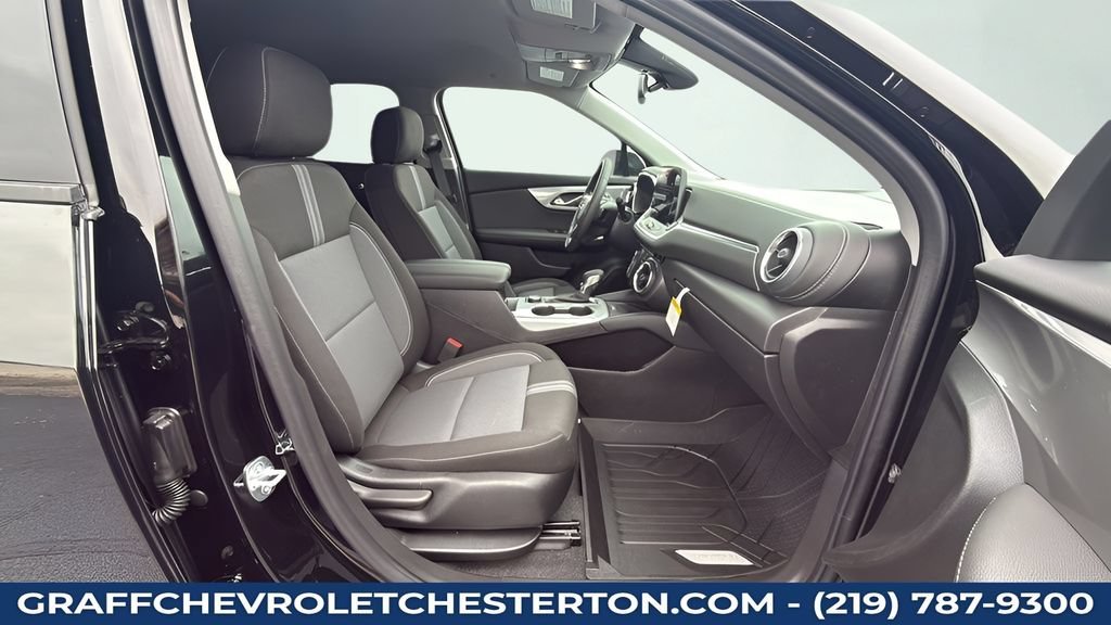 New 2026 Black Chevrolet 2LT image 32