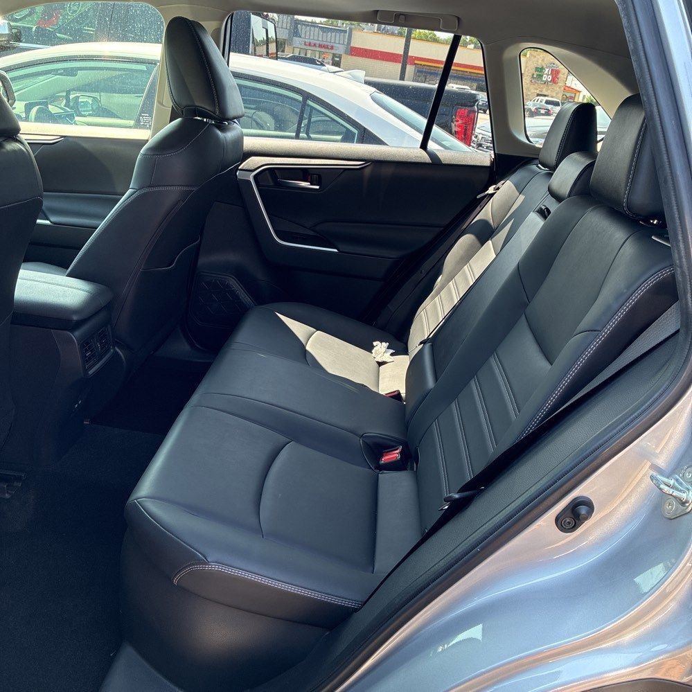 Used 2022 Silver Sky Metallic Toyota XLE Premium image 3