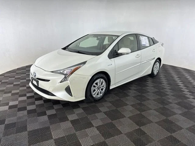 Used 2016  Toyota Two image 4