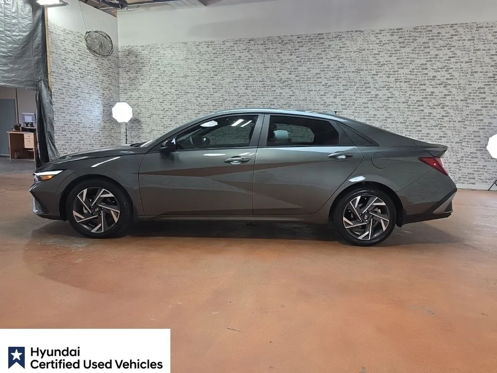 Certified Used 2025 Amazon Gray Hyundai SEL Sport image 4
