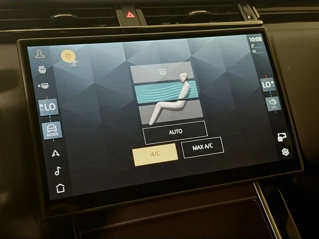 Used 2026 Black Land Rover Dynamic SE image 18