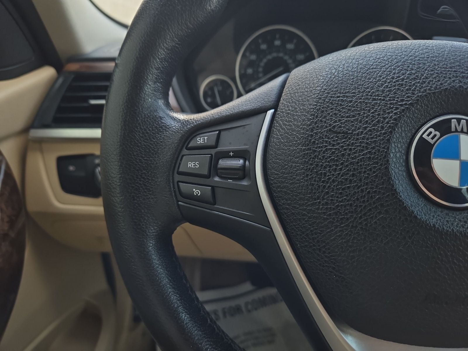 Used 2014 White BMW 328i image 19