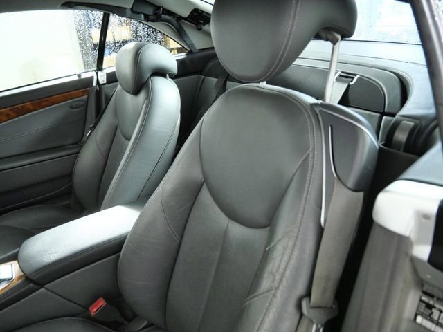 Used 2005  Mercedes-Benz SL 500 image 15