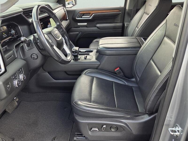 Used 2023 Sterling Metallic GMC 4WD CREW CAB 147" DENALI image 11