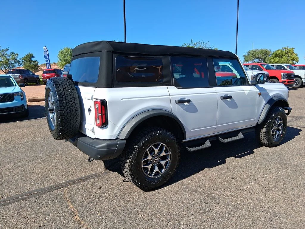 Used 2024 Oxford White Ford Badlands image 5