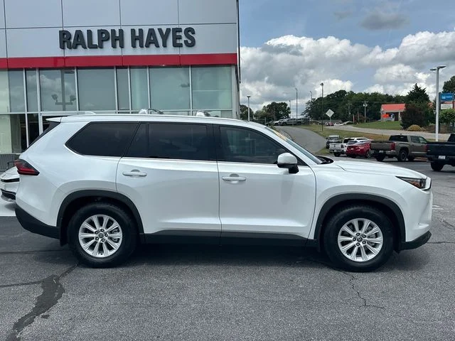 Used 2025 Beige Toyota XLE image 2