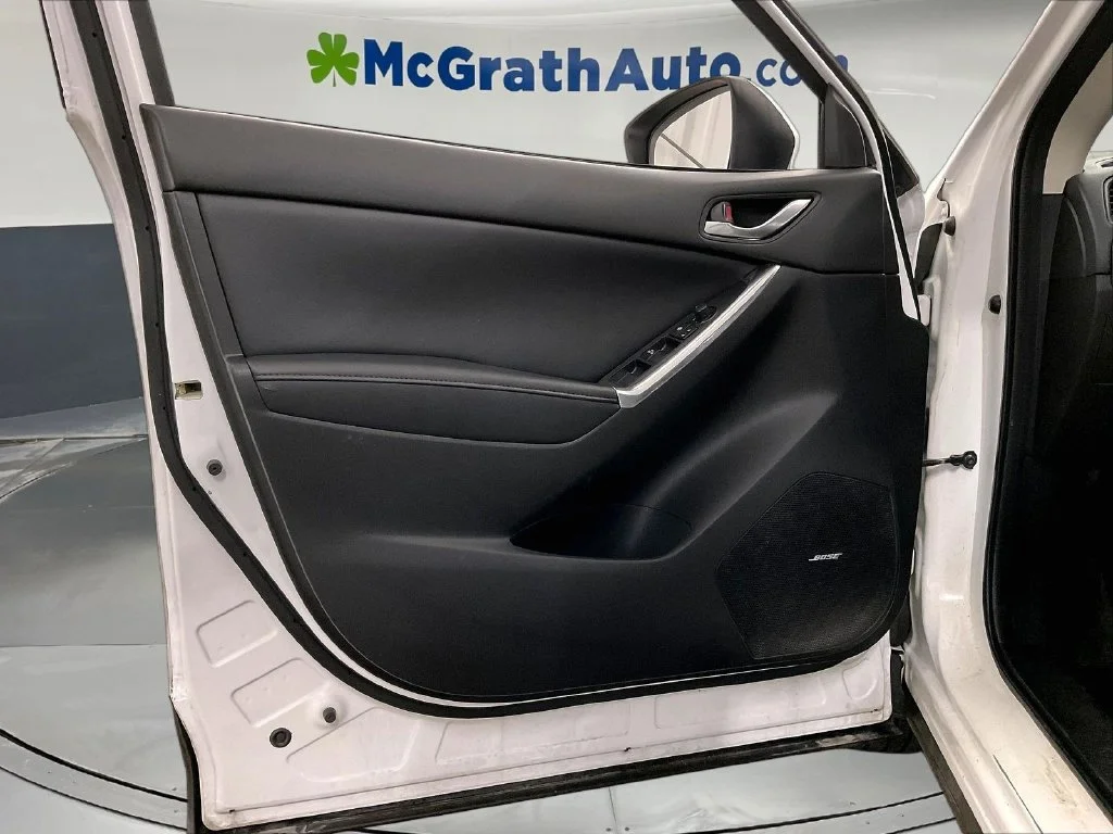 Used 2014 White Mazda Grand Touring image 28