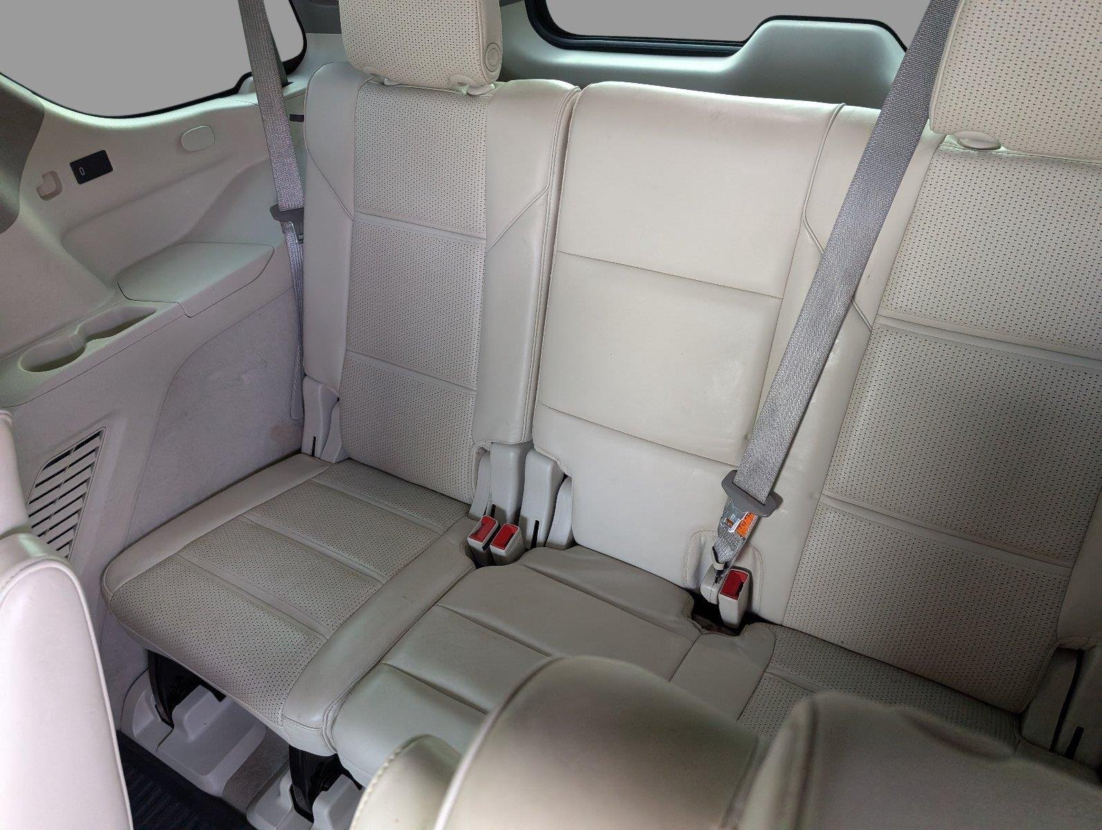 Used 2021 CRYSTAL WHITE TRICOAT Cadillac Premium Luxury Platinum image 36
