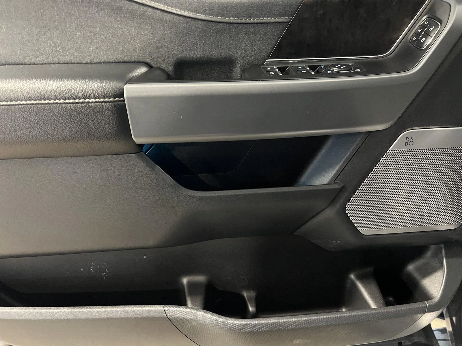 Used 2023 Carbonized Gray Ford LARIAT image 7