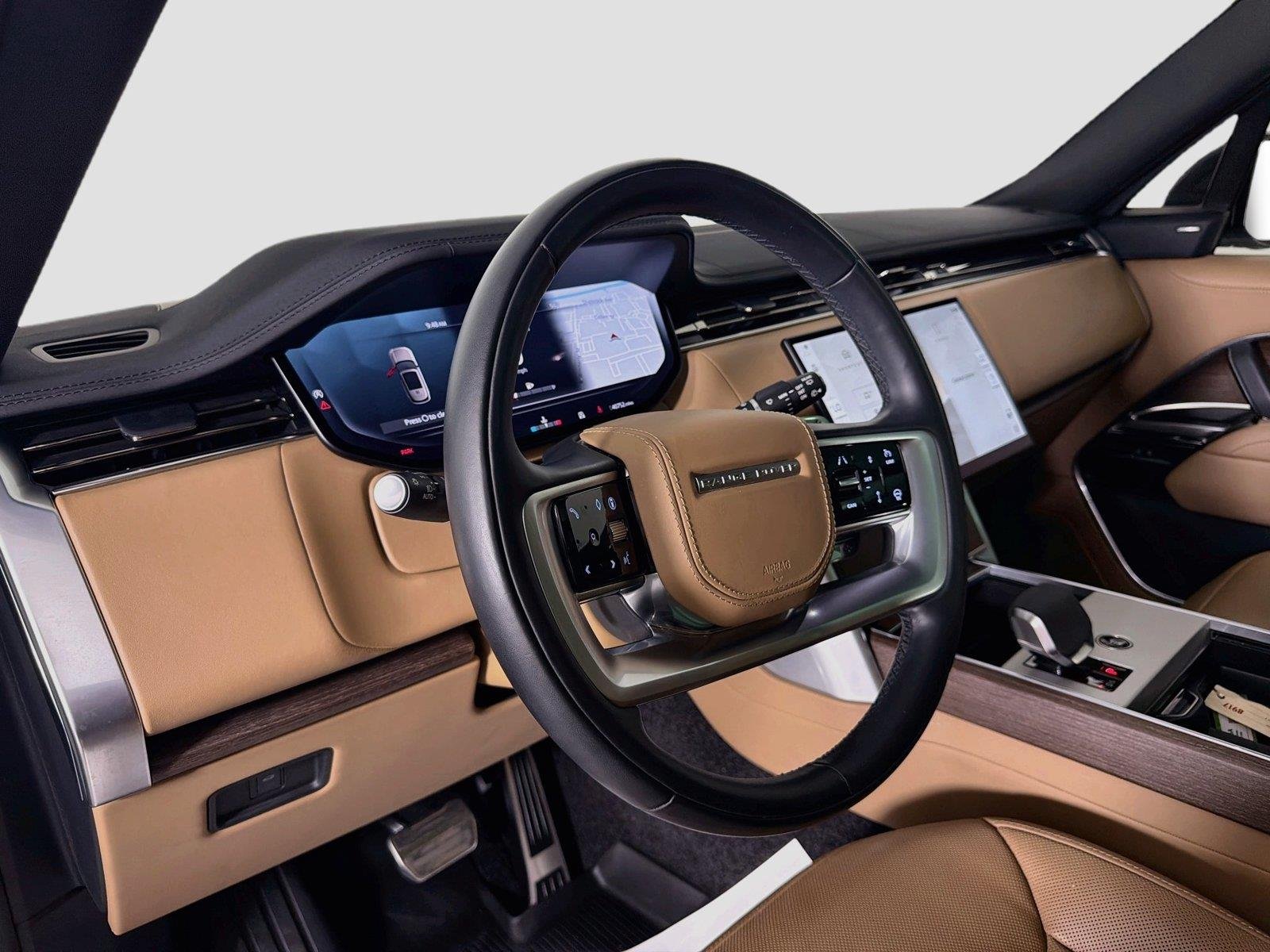 Certified Used 2024 Fuji White Land Rover SE image 9