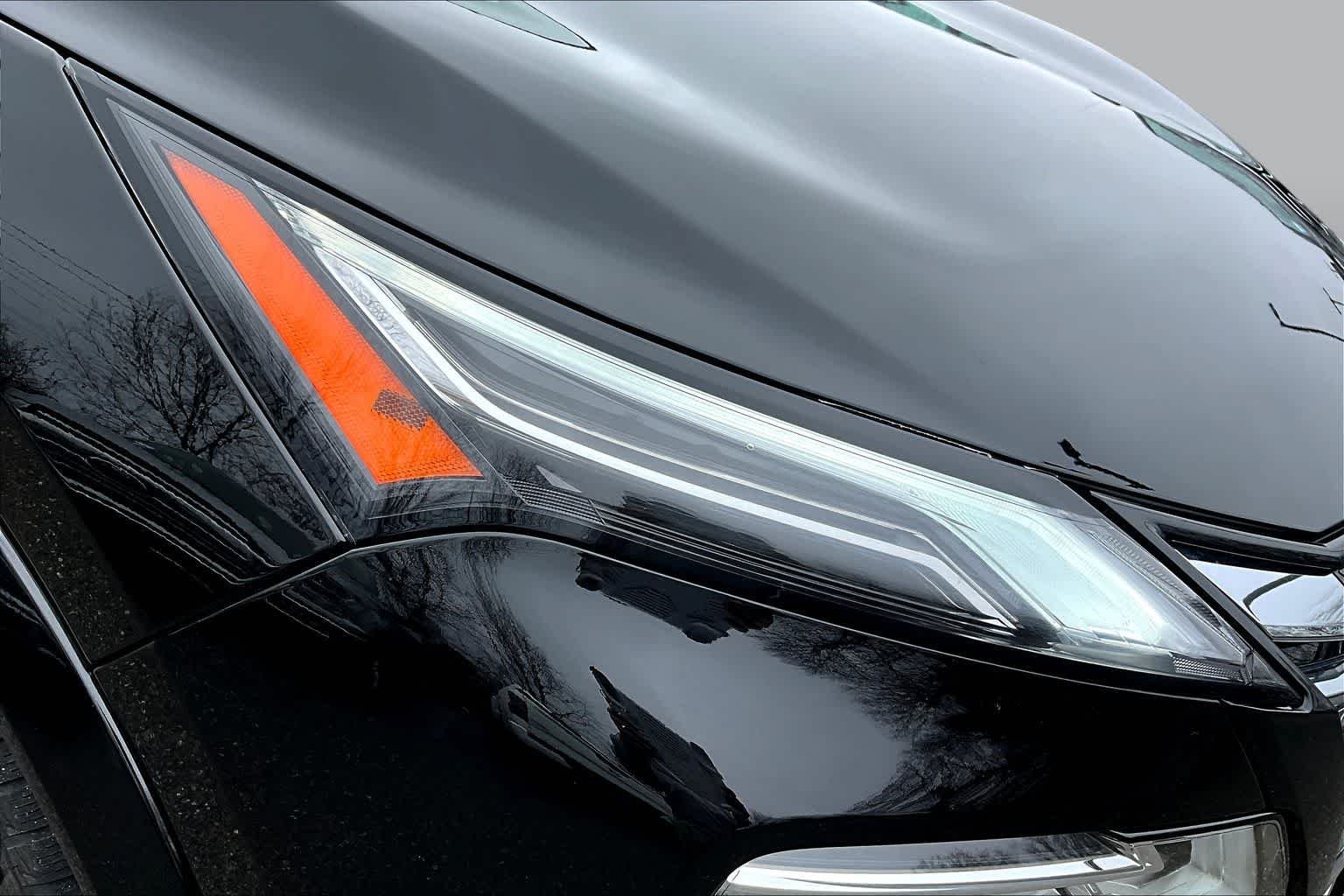 Used 2025 Super Black Nissan Platinum image 48