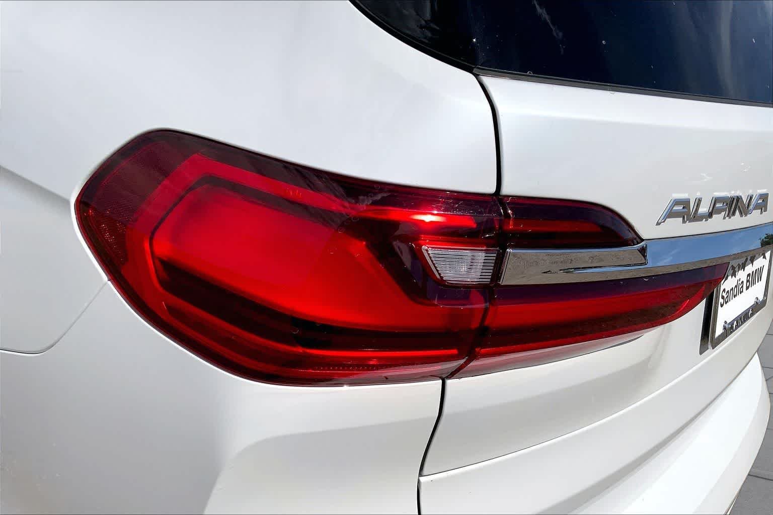 Used 2022 Mineral White Metallic BMW ALPINA XB7 image 28