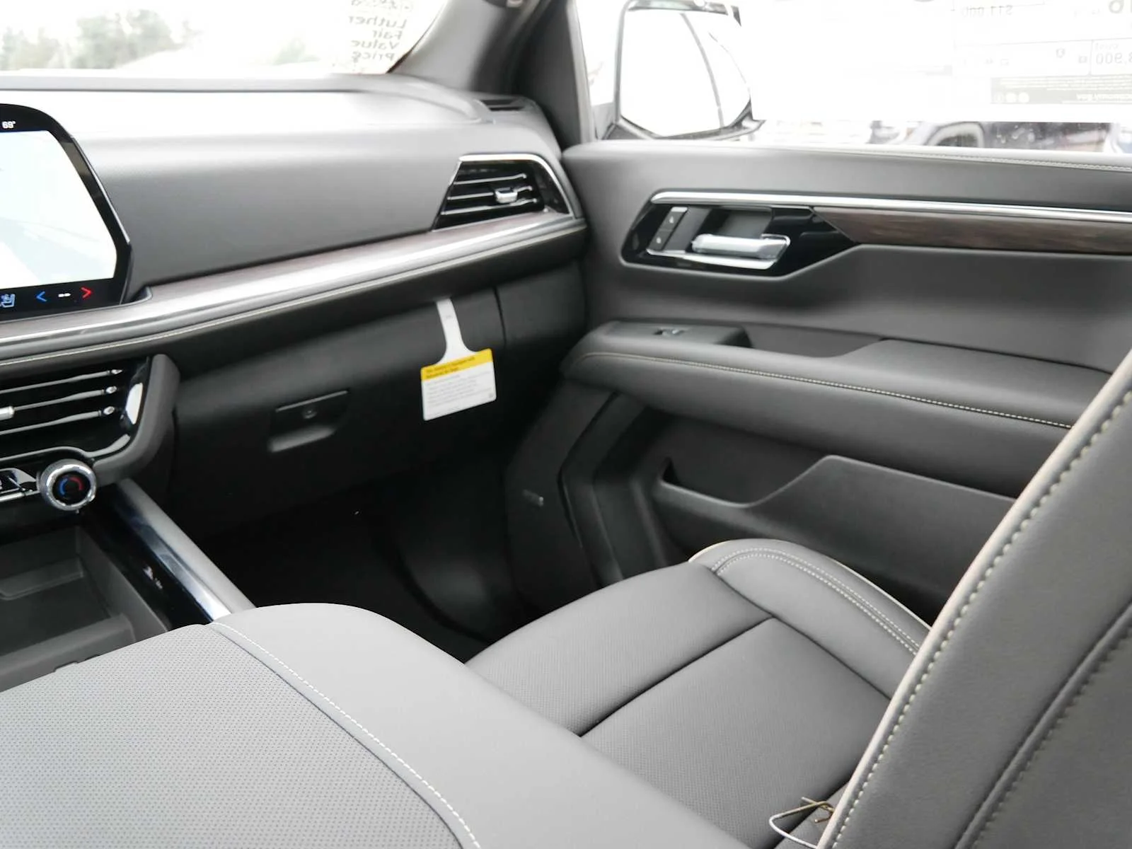 2026 Chevrolet Tahoe Premier - Photo 15