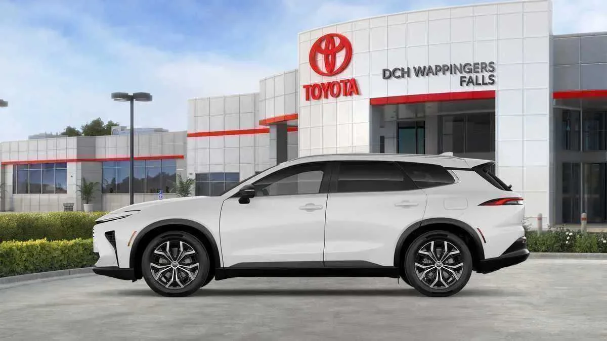 New 2026 Oxygen White <sup>1</sup> Toyota  XLE image 14