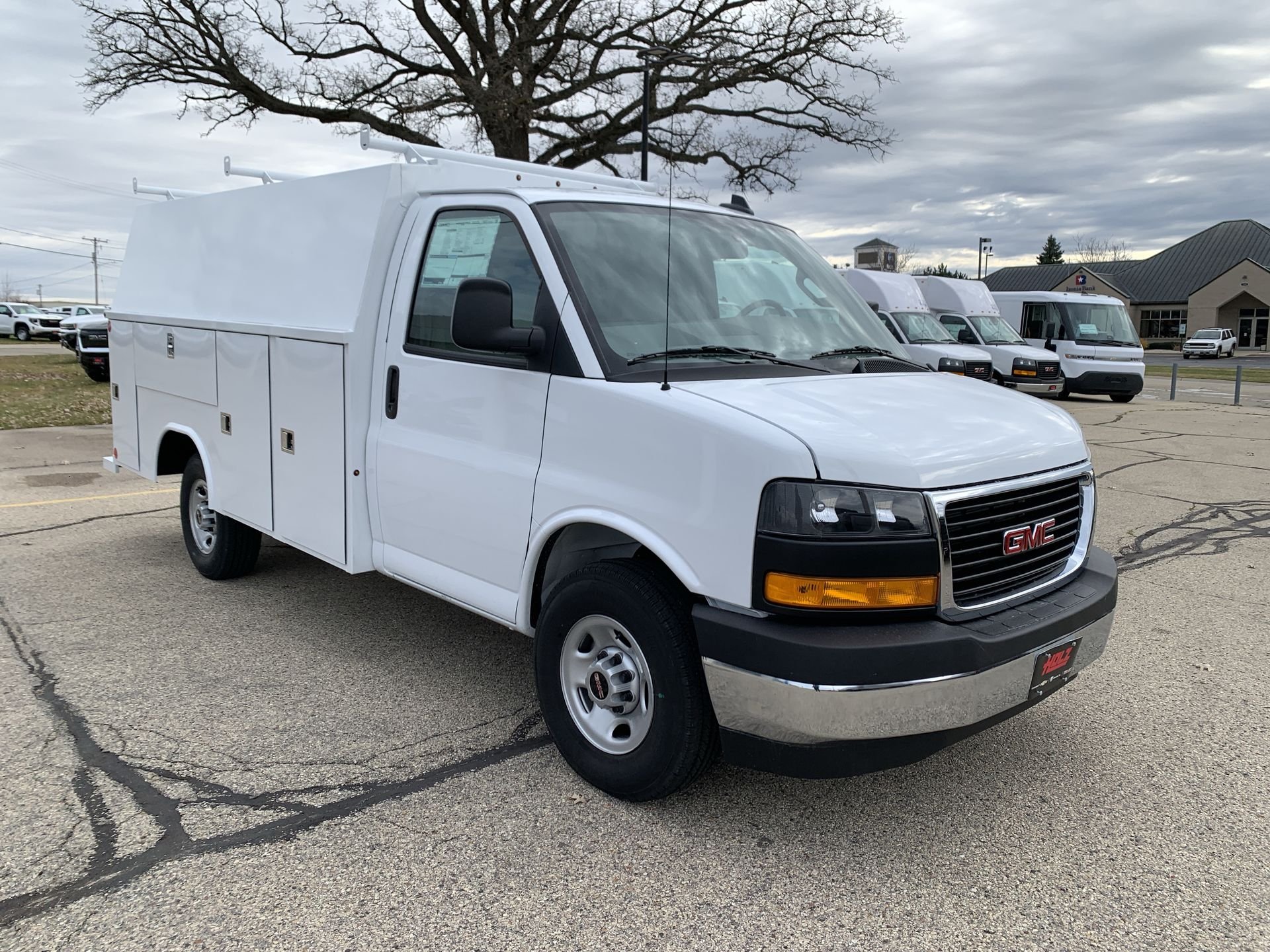 New 2025 Summit White GMC 1WT image 40