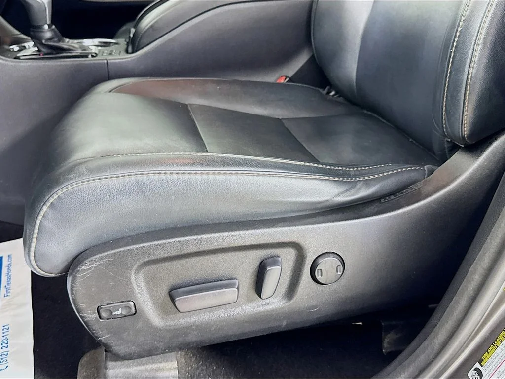 Used 2018 Gray Toyota XLE image 23
