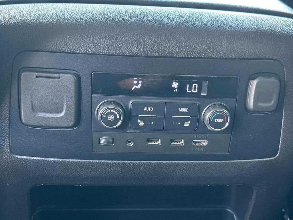 Used 2019  Chevrolet Premier image 23
