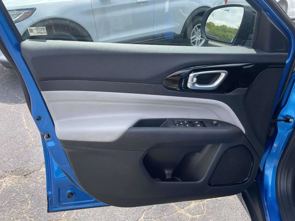 Used 2025 Blue Jeep Limited image 15