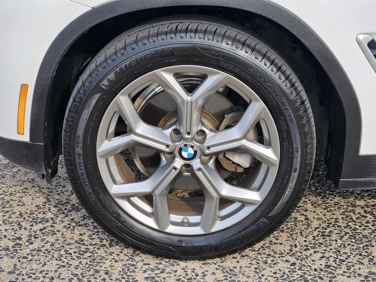 Used 2020 Alpine White BMW sDrive30i image 7