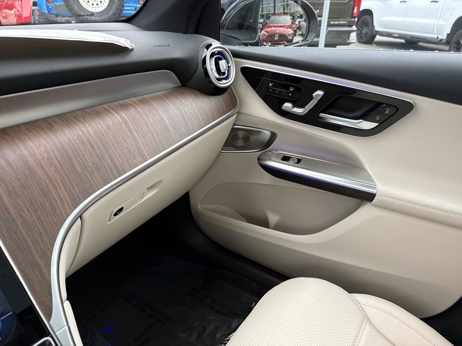 New 2027 Gray Metallic Mercedes-Benz 300 SUV image 25