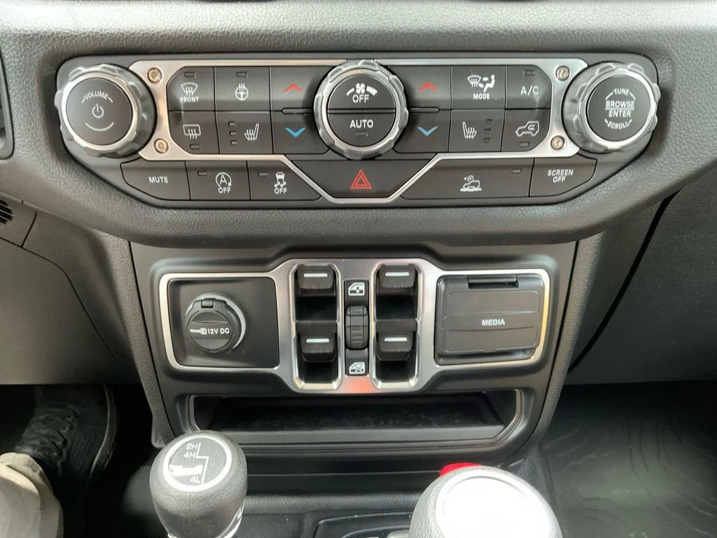 New 2025 Black Jeep Sport S image 18