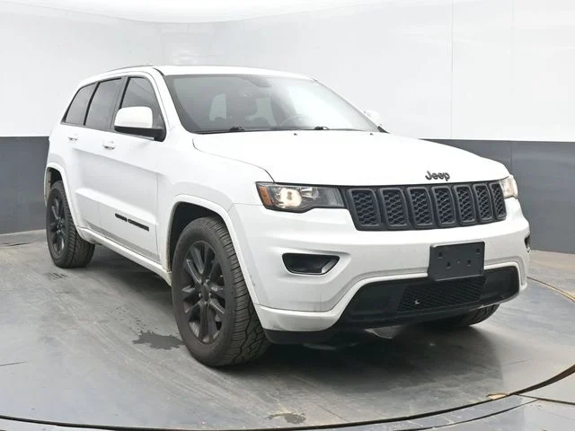 Used 2019 Bright White Clearcoat Jeep Altitude image 2