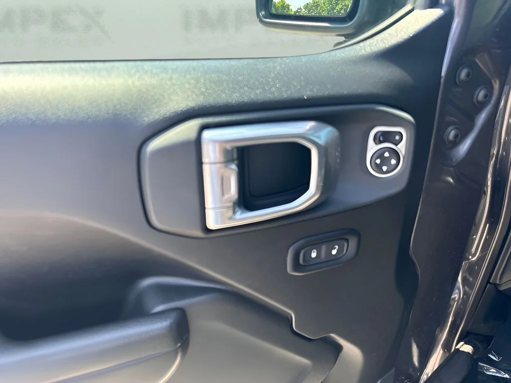 Used 2025 Gray Jeep Sport S image 17