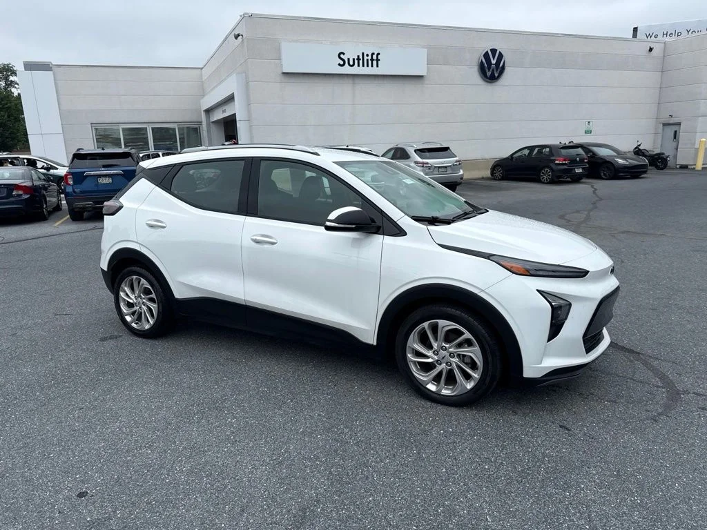 Used 2022 Summit White Chevrolet LT image 36