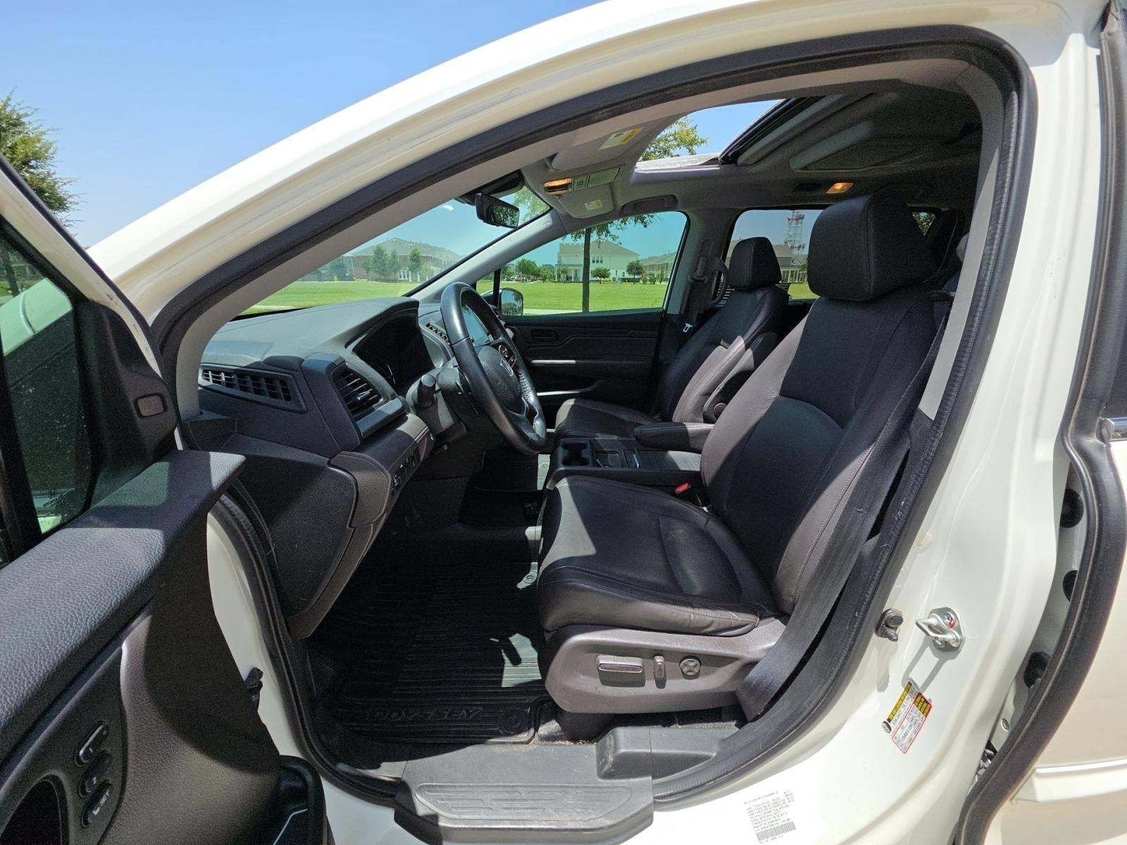 Used 2018 White Diamond Pearl Honda EX-L image 5