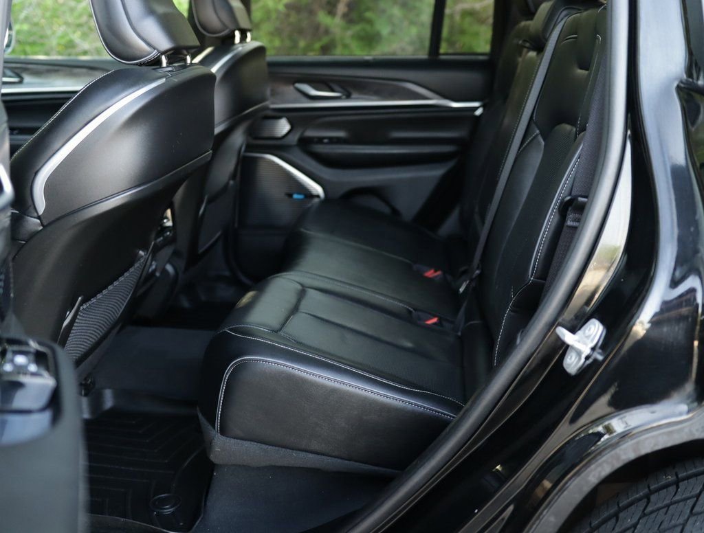 Used 2022 Black Jeep Overland 4x4 image 34