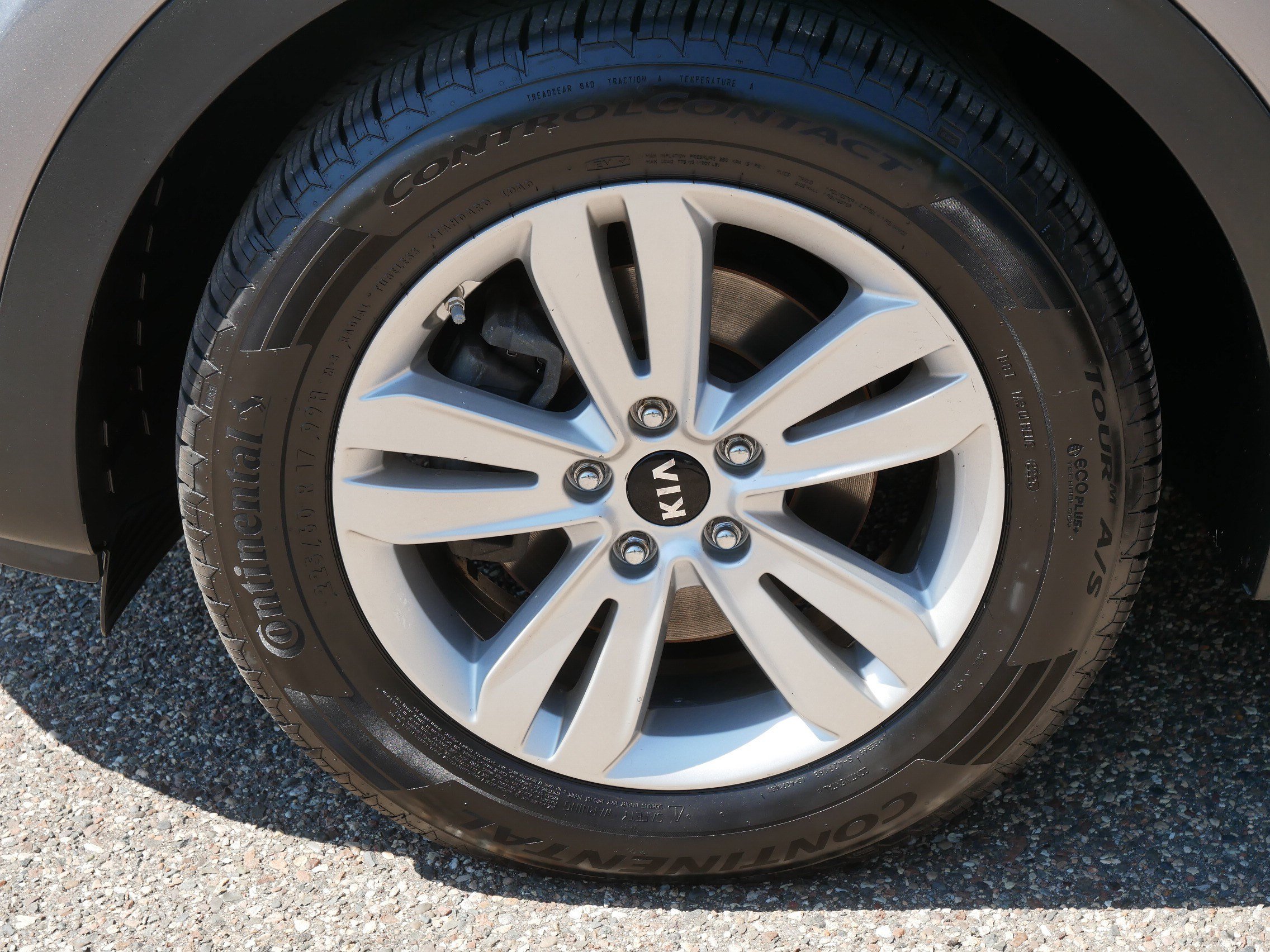 Used 2017 Mineral Silver Kia LX image 15
