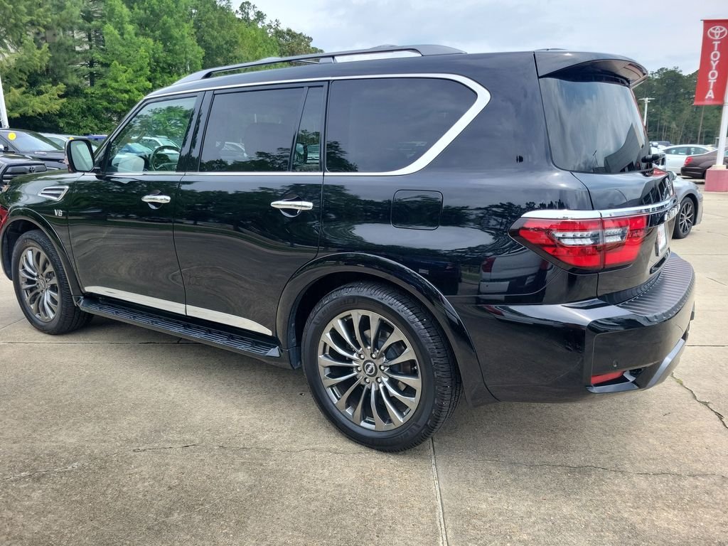 Used 2021 Black Nissan Platinum image 3