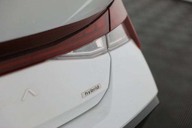 2025 Hyundai Elantra Limited - Photo 31