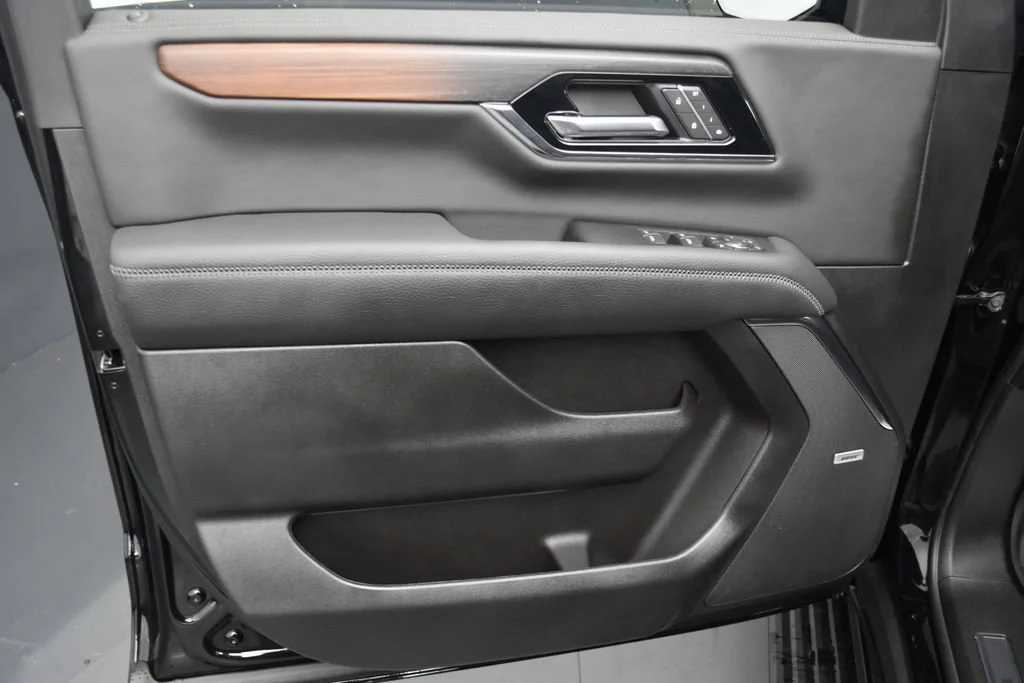 2026 GMC Yukon Denali - Photo 16