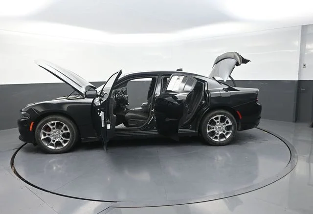 Used 2016 Black Dodge SXT image 31