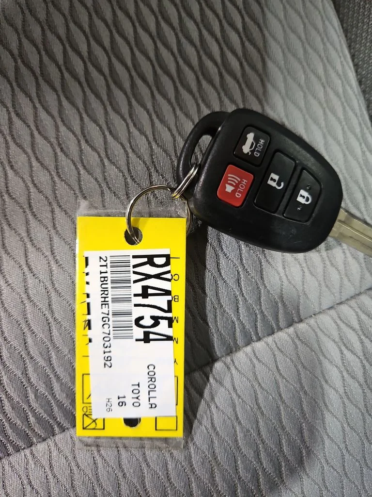 Used 2016 Gray Toyota LE image 28