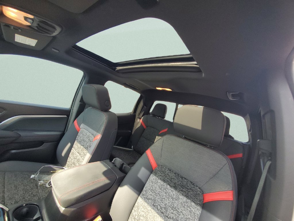 Used 2023 Black Chevrolet Z71 image 17