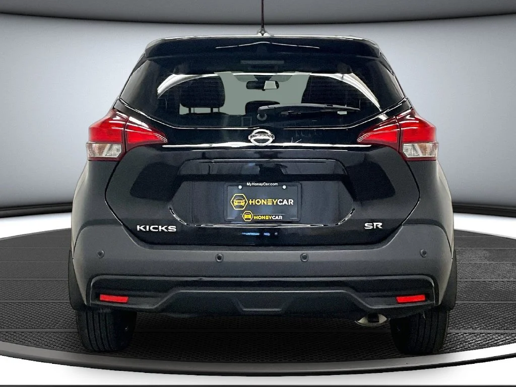 Used 2020 Black Nissan SR image 5