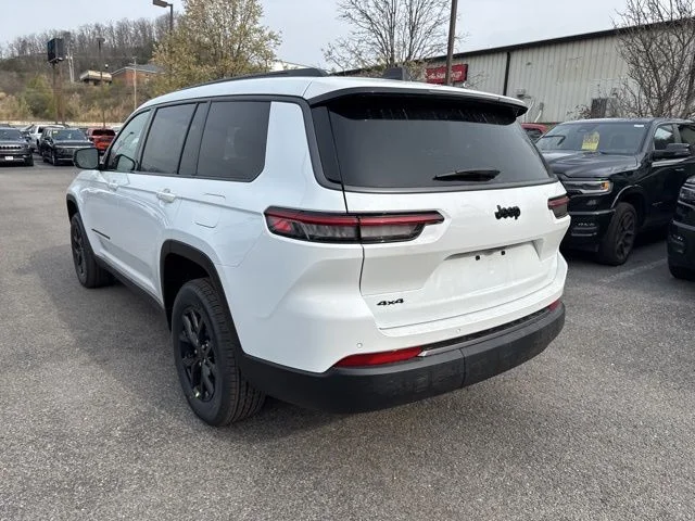 New 2026 Bright White Clear-Coat Exterior Paint Jeep Altitude image 5