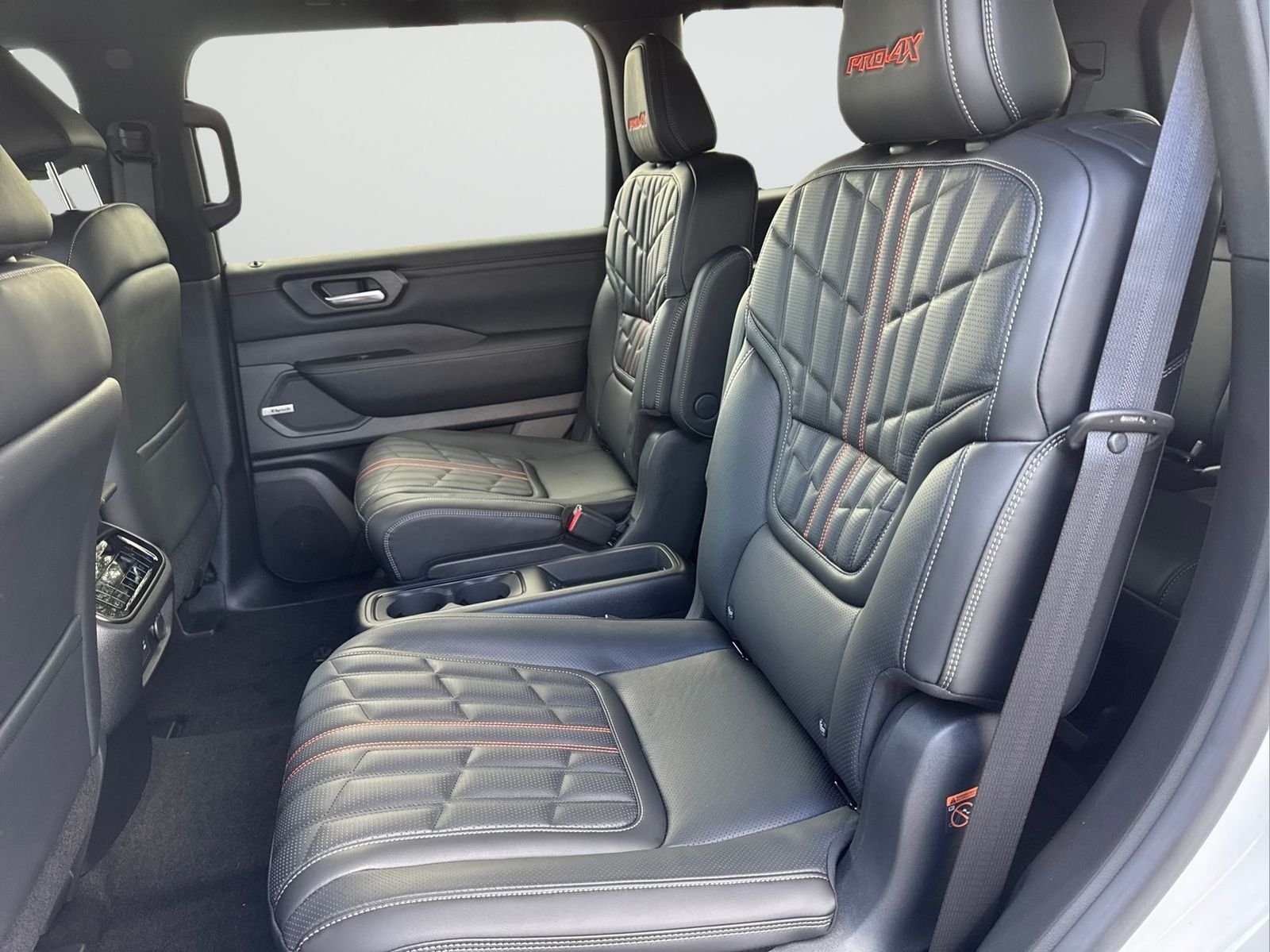 New 2026 White Nissan PRO-4X image 29