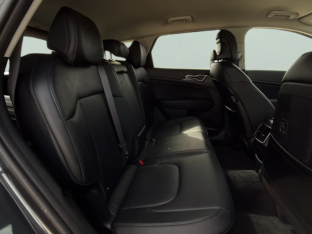 Used 2023 Gravity Gray Kia EX image 22