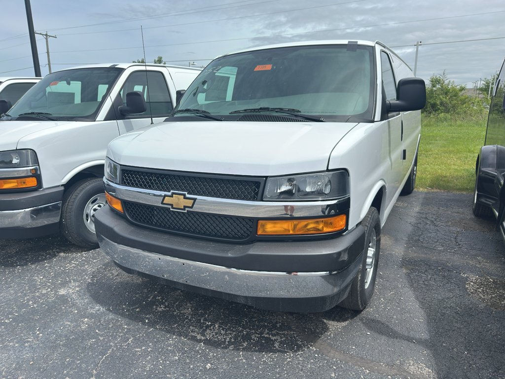 2026 Chevrolet Express 3500 Extended Work Van's photo