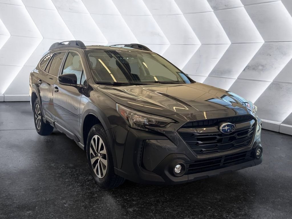 2025 Subaru Outback Limited's photo
