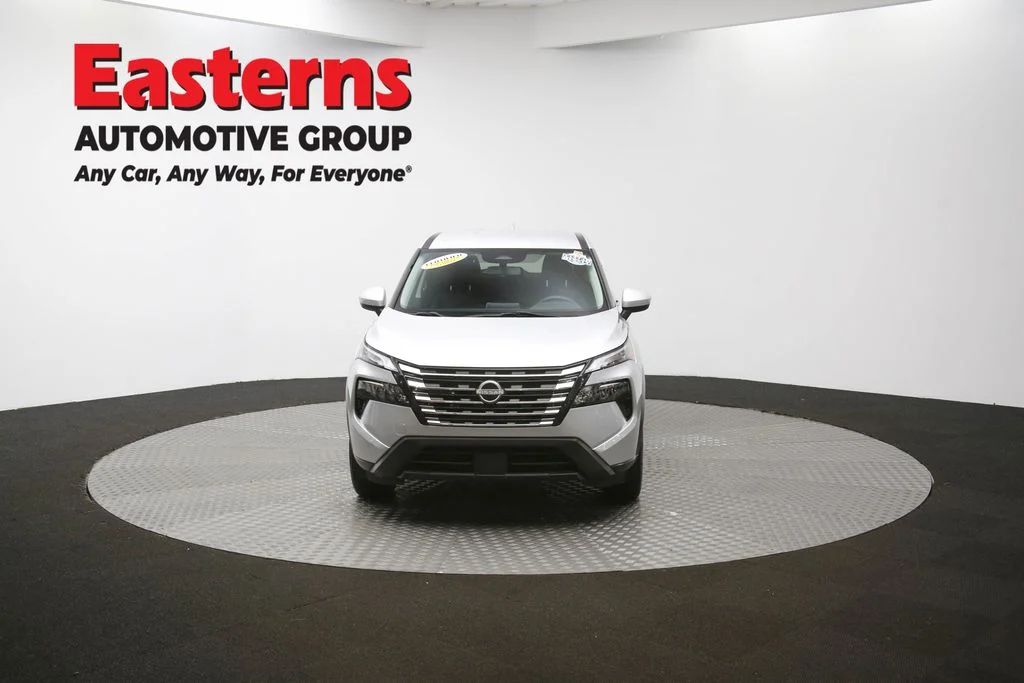 Used 2024 Silver Nissan SV image 52