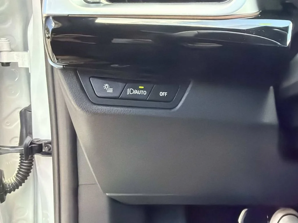 New 2026 Alpine White BMW xDrive28i image 29