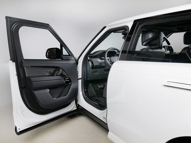 New 2026 Fuji White Land Rover Dynamic SE image 21